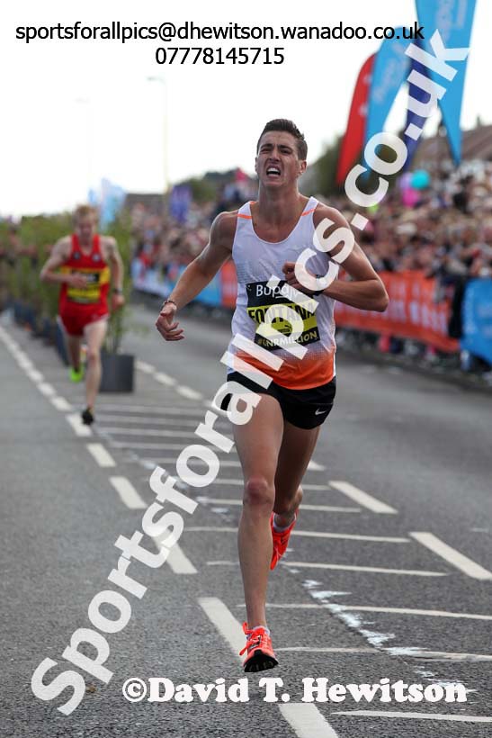 Mike Fontana finishing the mens 2014 BUPA Great North Run. Photo: David T. Hewitson/Sports for All Pics